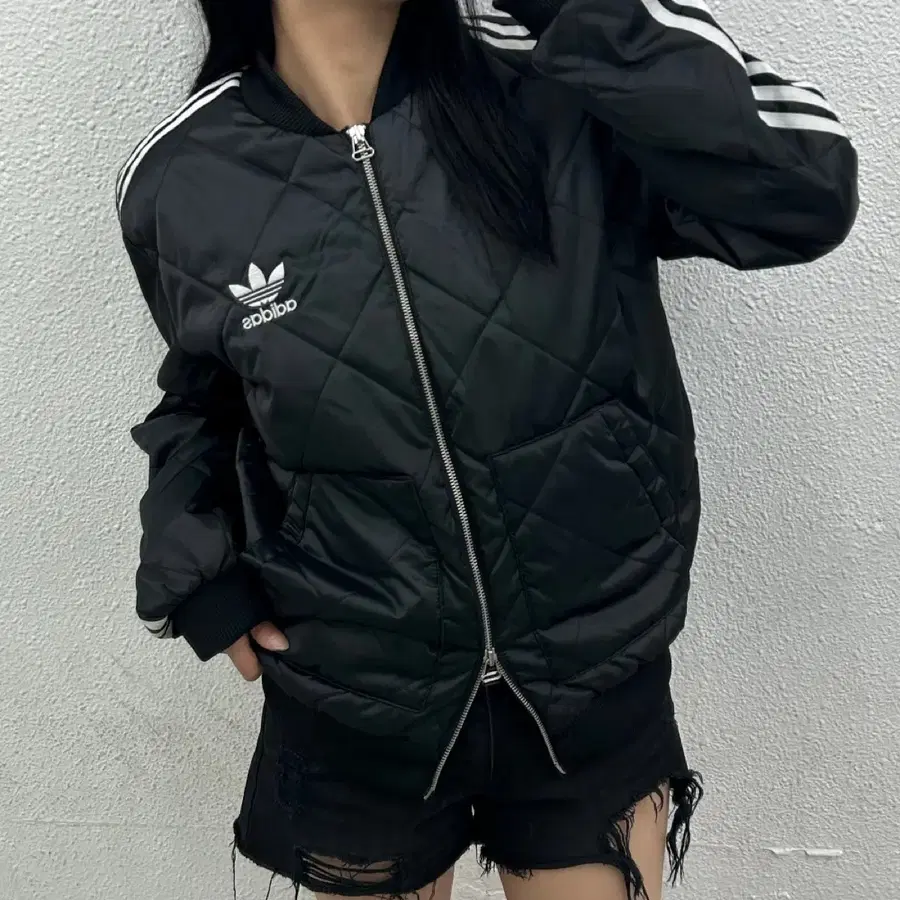 아디다스 퀄티드 블랙 투웨이 패딩 자켓 100