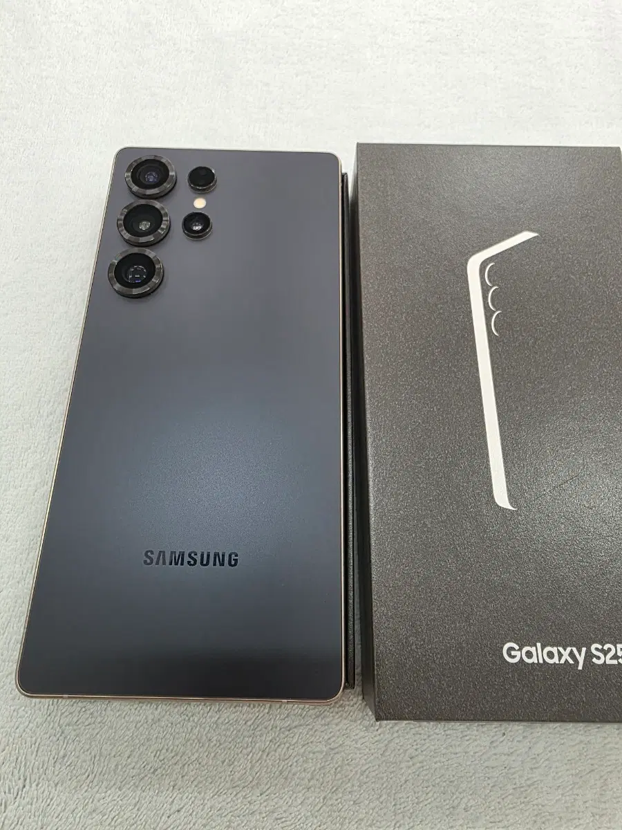 갤럭시S25울트라티타늄블랙256GB AAA급사진그대로