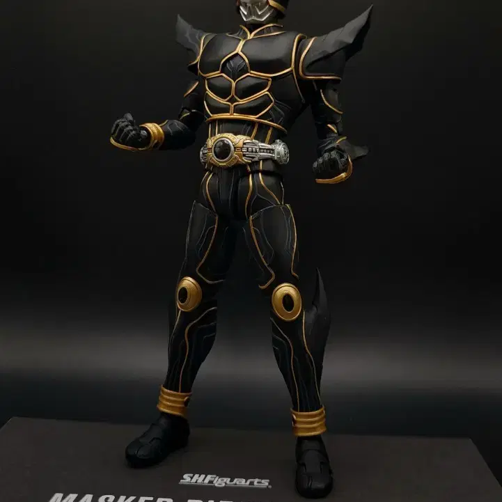 S.H.Figuarts(진골조제법) 가면라이더 쿠우가 얼티메 이트 폼