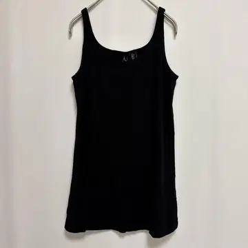 신시아 로리 무지 탱크탑 U넥 슬리브리스 L 블랙 면 레이어드