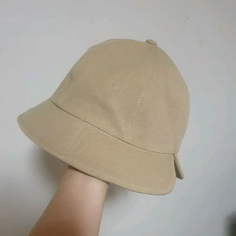 베이지 벙거지 버킷햇