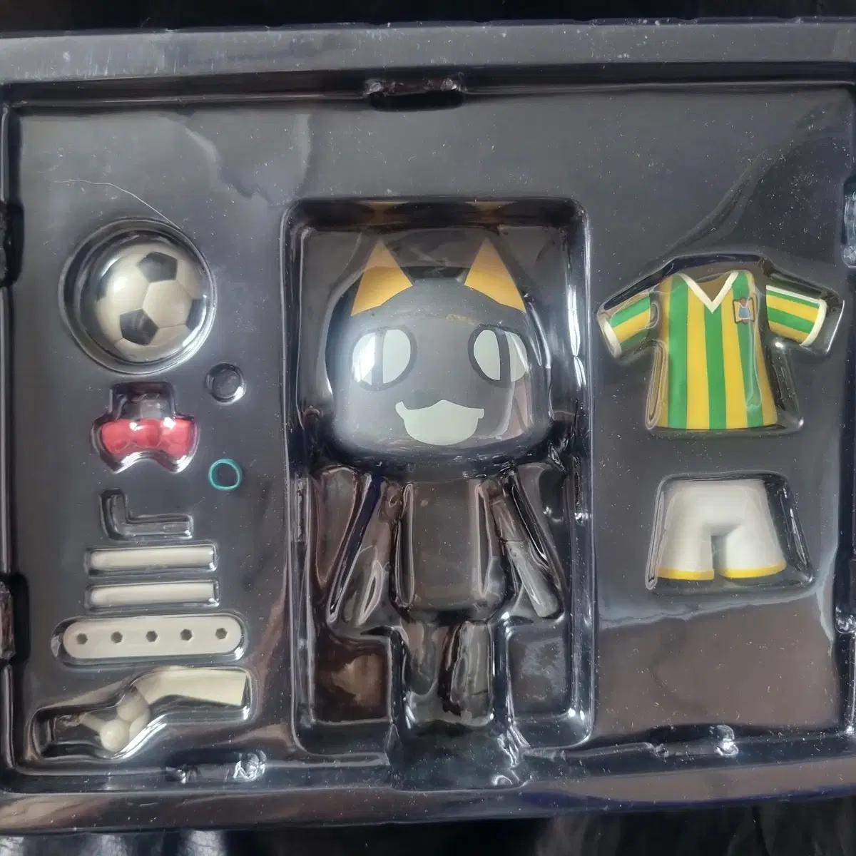 박스X '리볼텍(Revoltech) 어디서나 함께 No.049 쿠로 축구복 에디션(Kuro Soccer Edition)' 액션 피규어