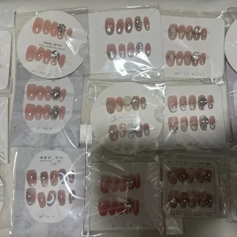 네일팁 111개(개당 4000₩)