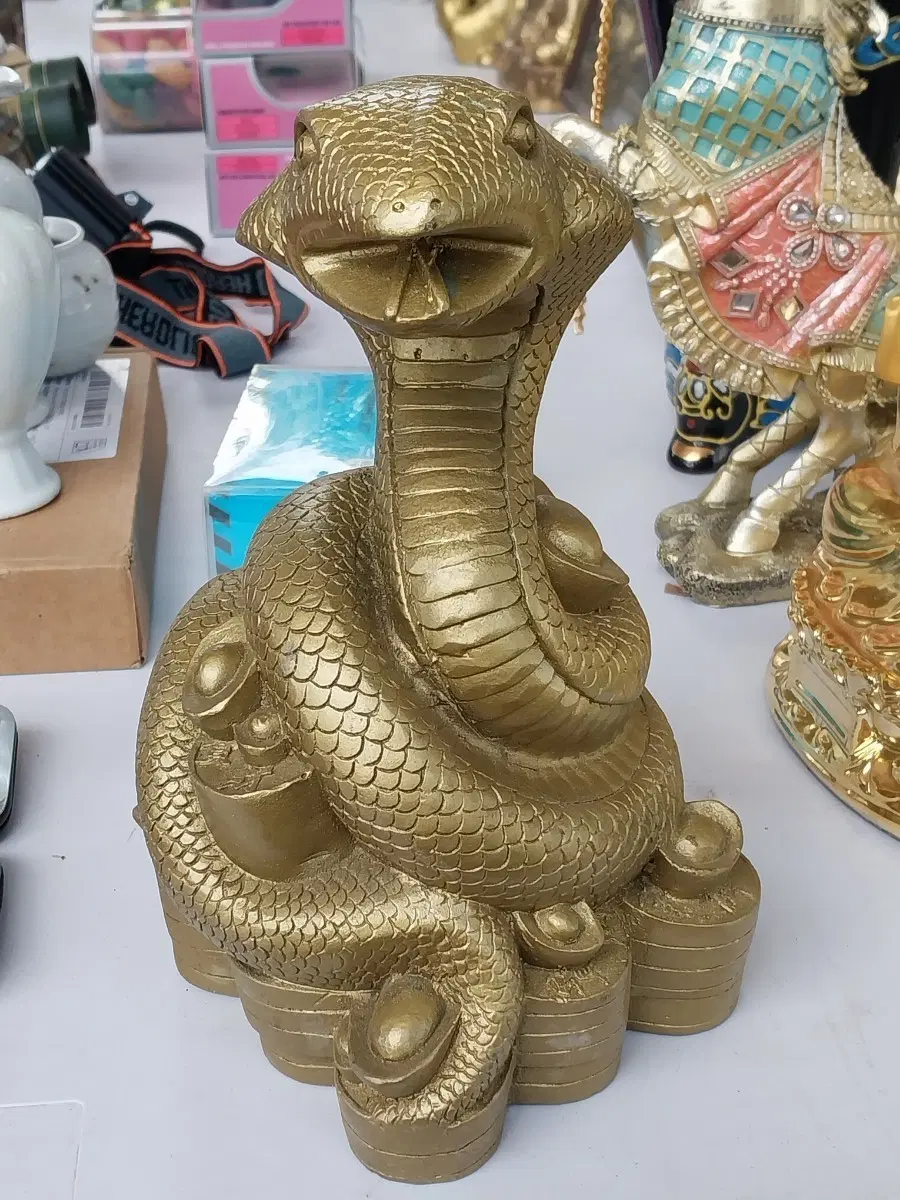 황동,코브라 소품