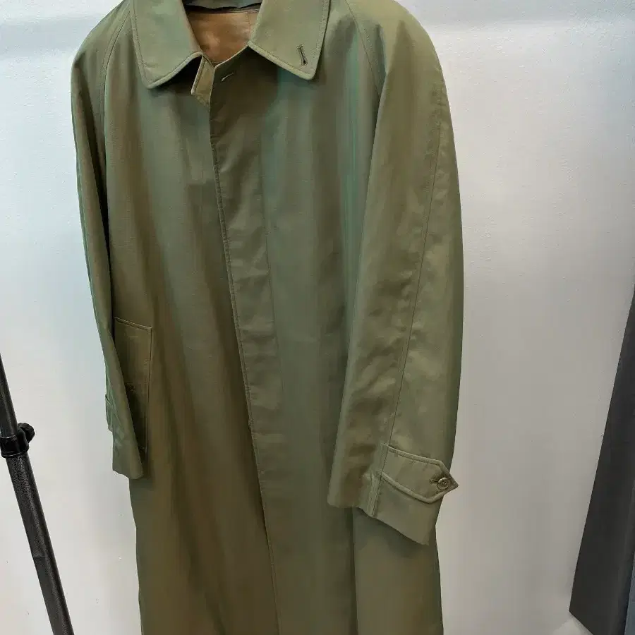 95-100) 버버리 올리브그린 내피 맥코트