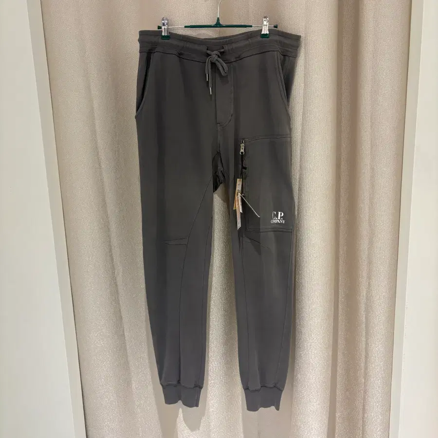 (M)로고 프린트 스웨트 팬츠 그레이