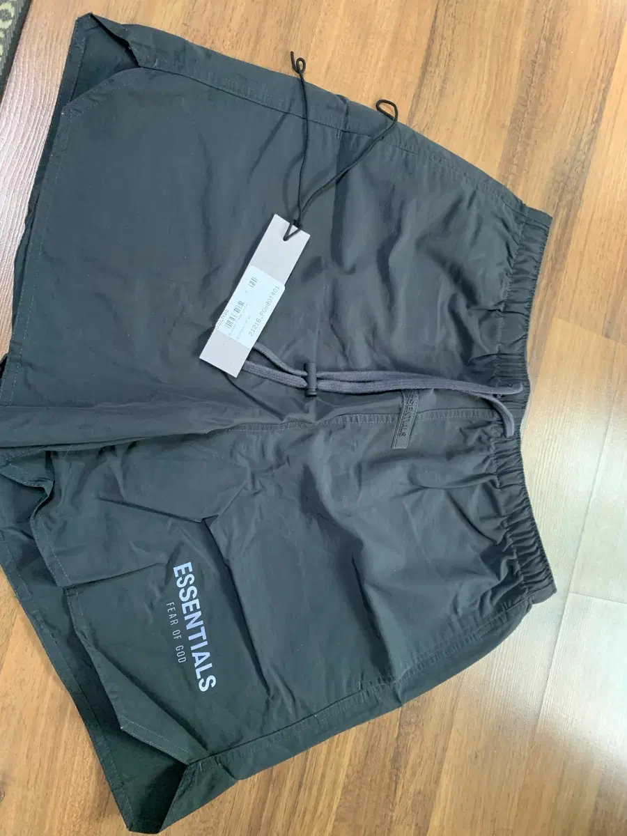 에센셜 볼리 쇼츠 블랙 21ss