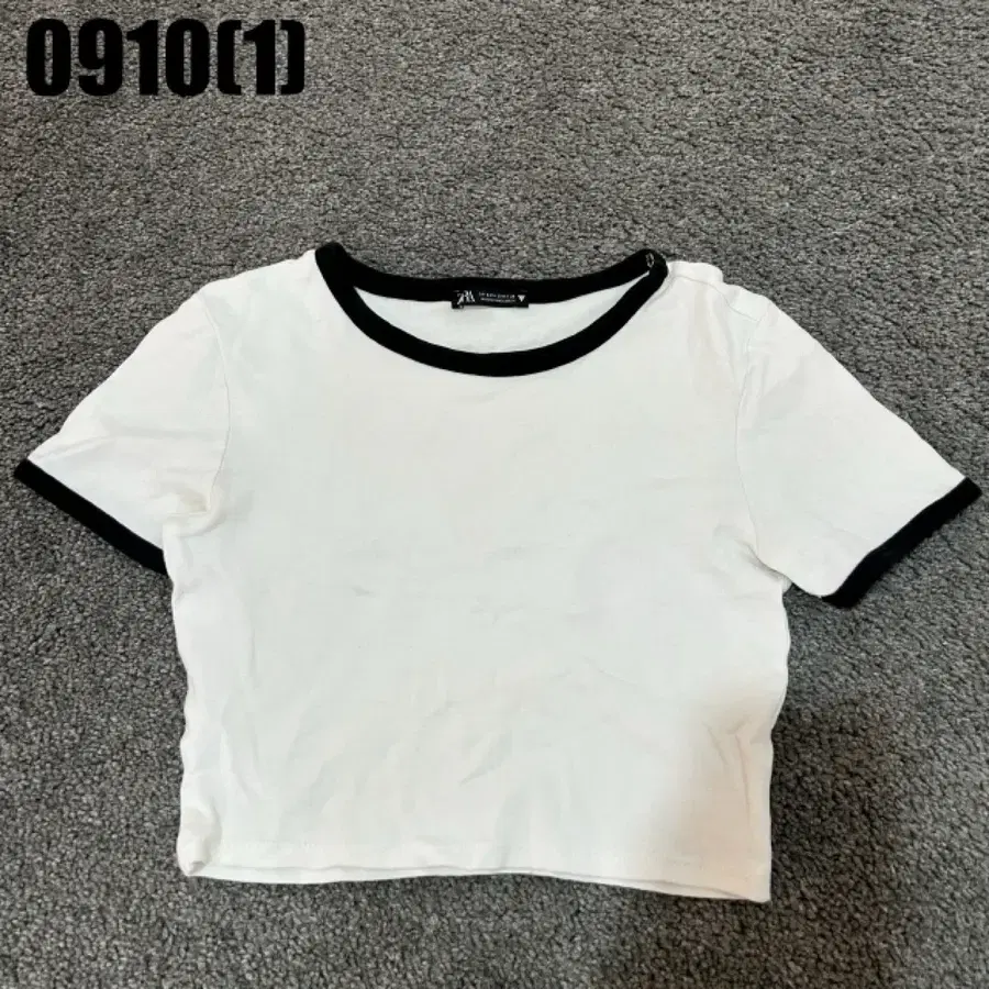ZARA 크롭 반팔티 화이트 블랙 라인 S사이즈