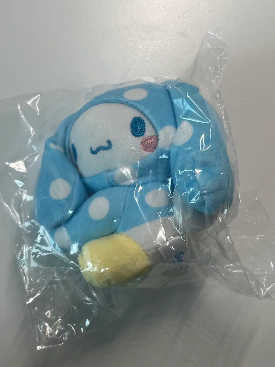 토리든 히알루론산 세럼 시나모롤 인형