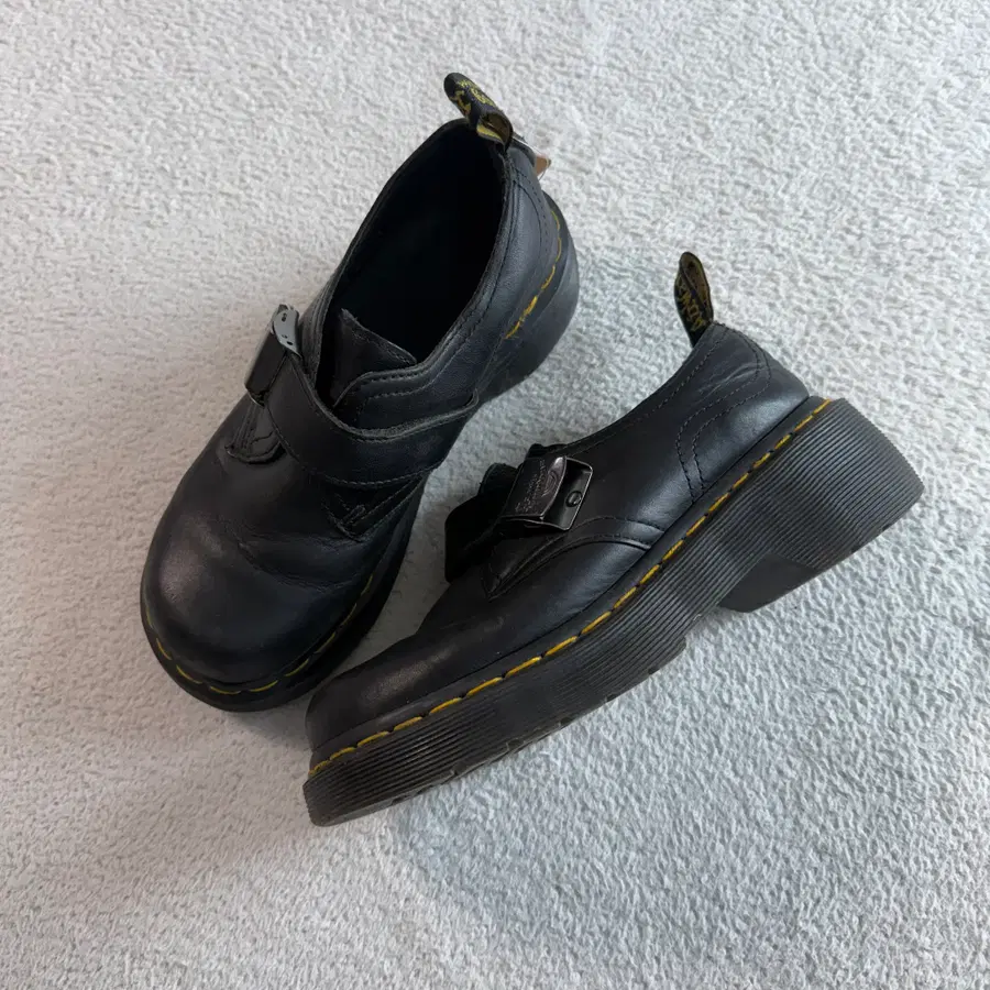 닥터마틴 오클리 블랙 상품이미지1 이전 다음 Dr. Martens 1 닥터마틴 오클리 블랙