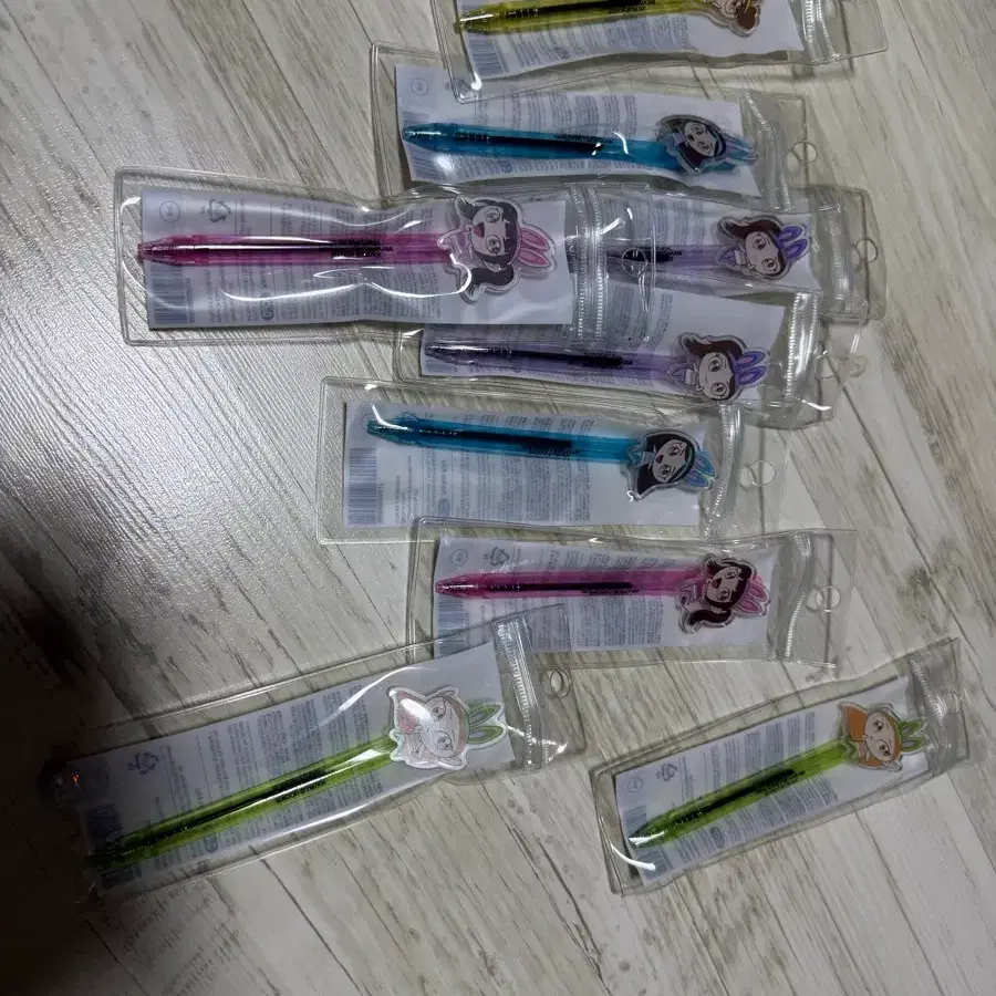 뉴진스 볼펜