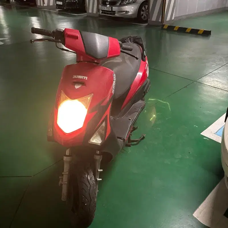 대림 에디 50cc 스쿠터 (화이트/레드) 부품차 판매합니다
