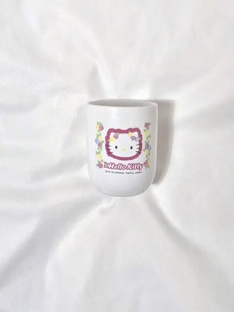 키티 카오하나 찻잔 2002년