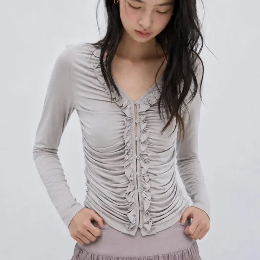 미치코런던코시노 러플 셔링 버튼 탑 애쉬 S
