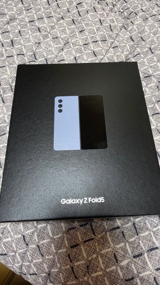 갤럭시 Z 폴드5 512GB 올갈이 미사용 자급제 팝니다.