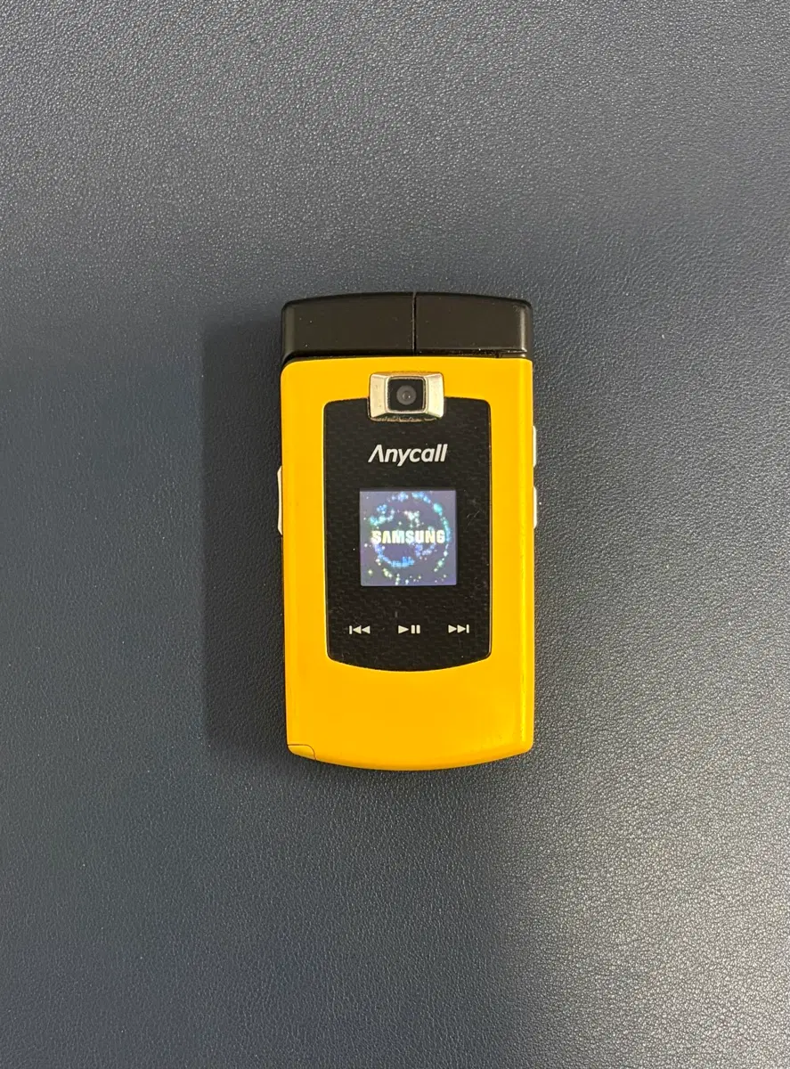 귀한노랑 삼성 이중인격폰 sph-b6550 팝니다