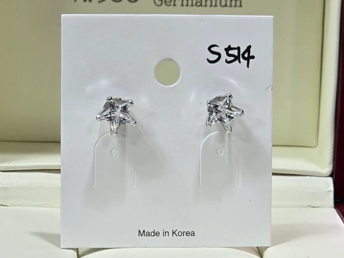 별 모양 크리스탈이 티타늄 포스트 귀걸이 S514