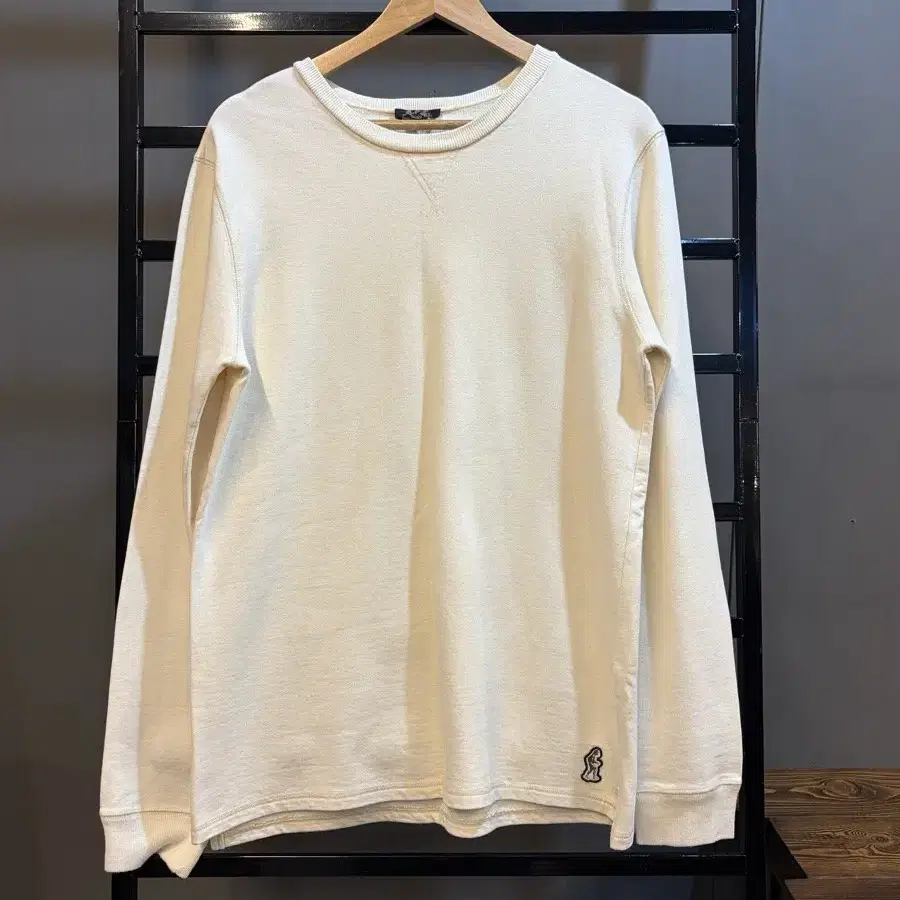 [M] 아페쎄 A.P.C. 로고자수 크루넥 맨투맨 3.9