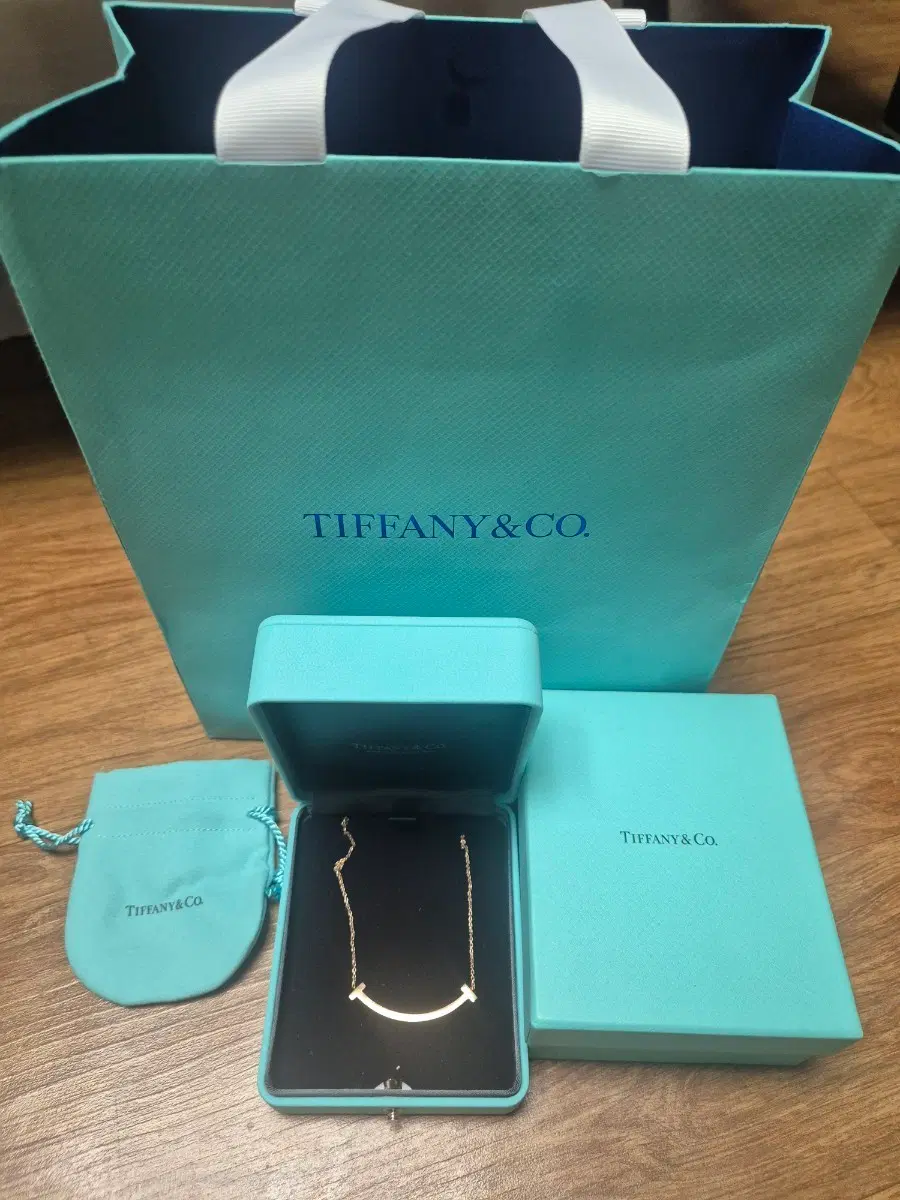 티파니 T스마일미듐목걸이