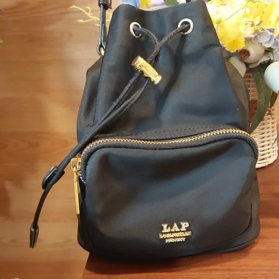 LAP 더블유 엠티 버킷백 블랙