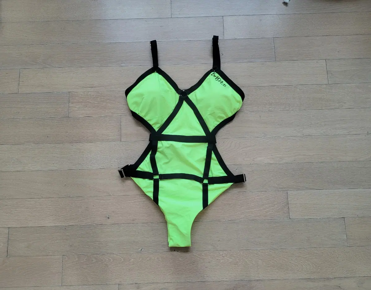 폴웨어 이그조틱 투애니원그람스 프사 무대의상