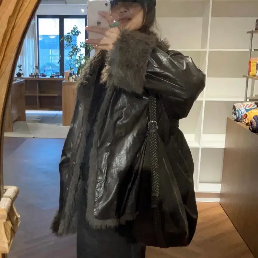 아비에무아 퍼 포인티드 레더자켓 퍼자켓