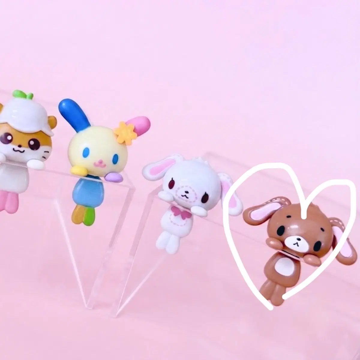 산리오 표코노루 히퍼 가챠 쿠로우사 슈가바니즈