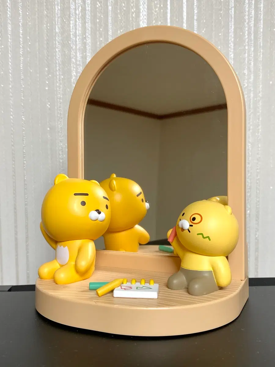 카카오 춘식이 피규어 탁상 거울