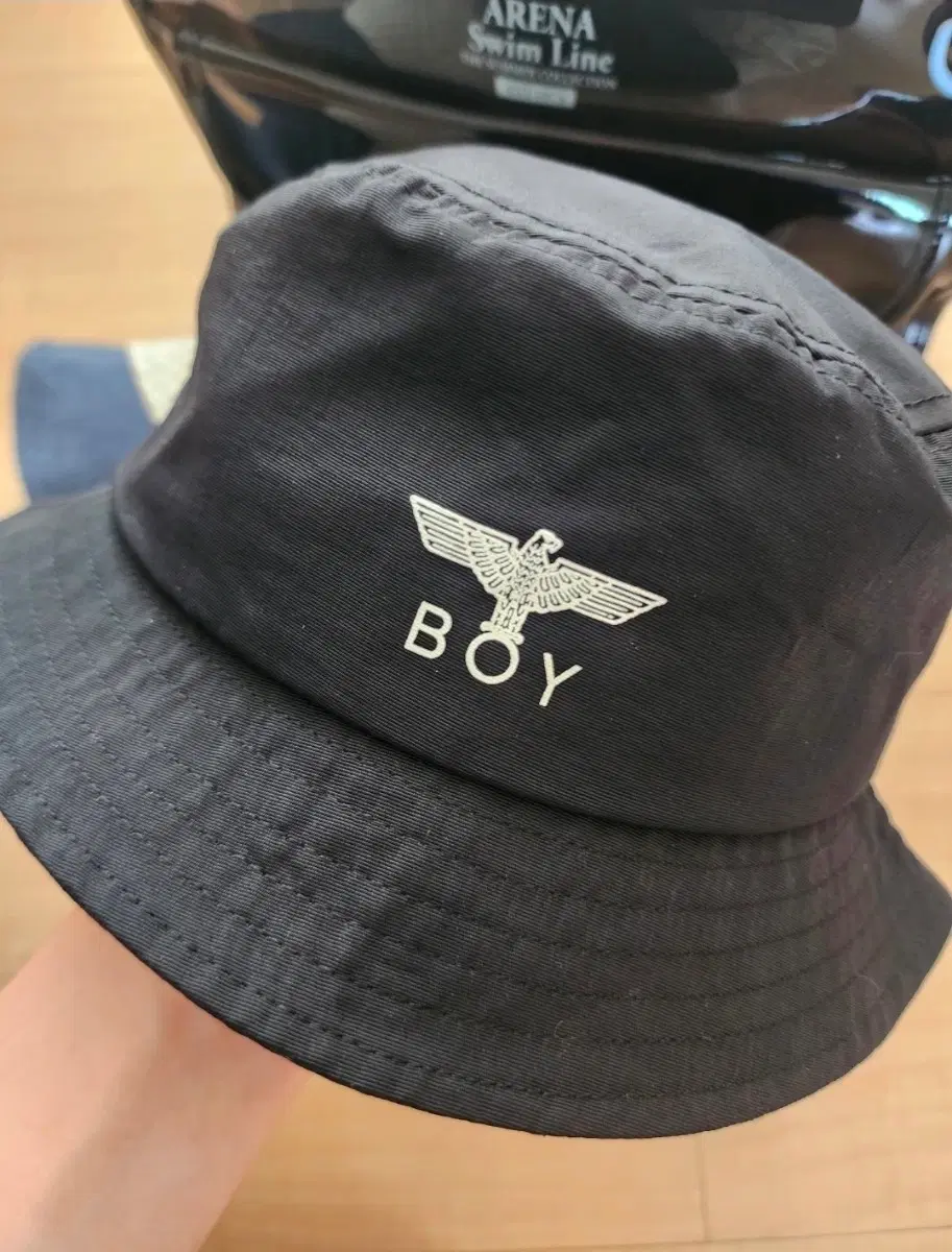 보이런던(BOY LONDON) 아동 버킷햇 (새상품/턱끈 있음)