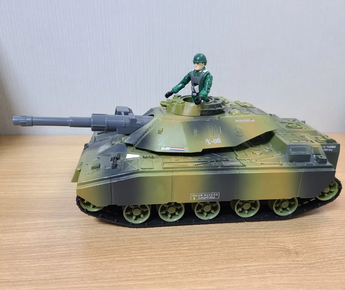 지아이유격대 MBT 탱크와 인형
