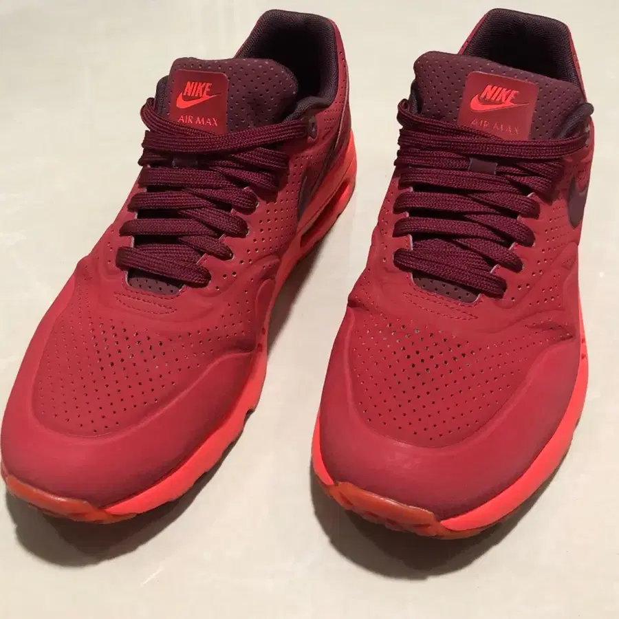 NIKE 나이키 에어맥스 1 트리플 레드 270