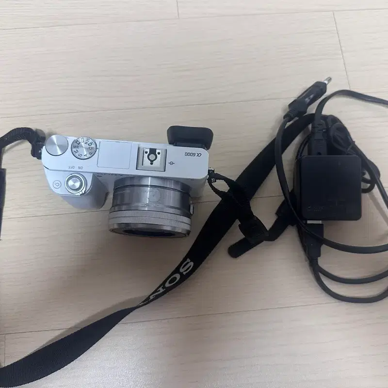 소니 SONY A6000 + 1650 번들렌즈 일괄 46만에 팝니다(컷수4272)