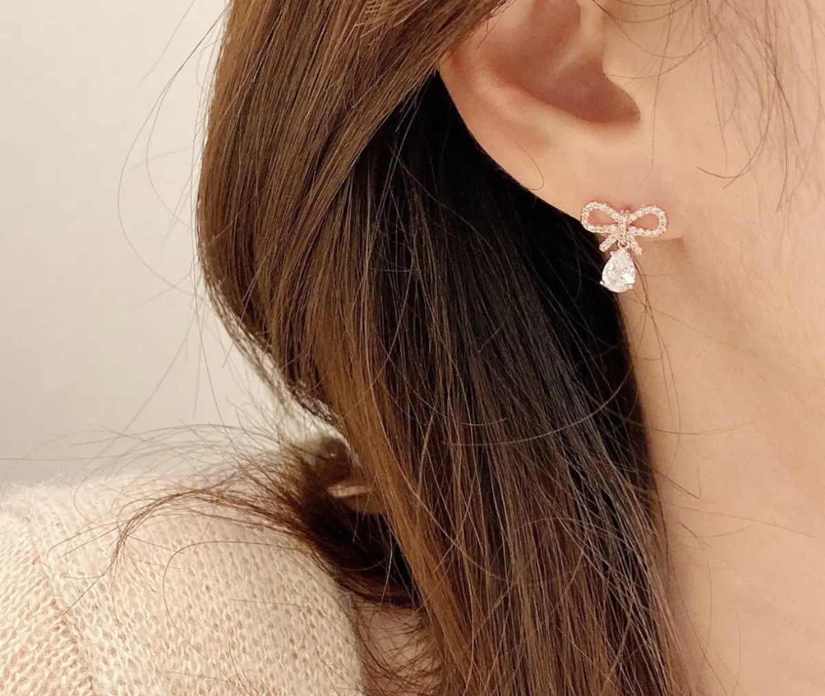 14K 금침 예쁜 리본 물방울 여자친구선물 큐빅 딸랑이 무알러지 데일리 골드핀 귀걸이