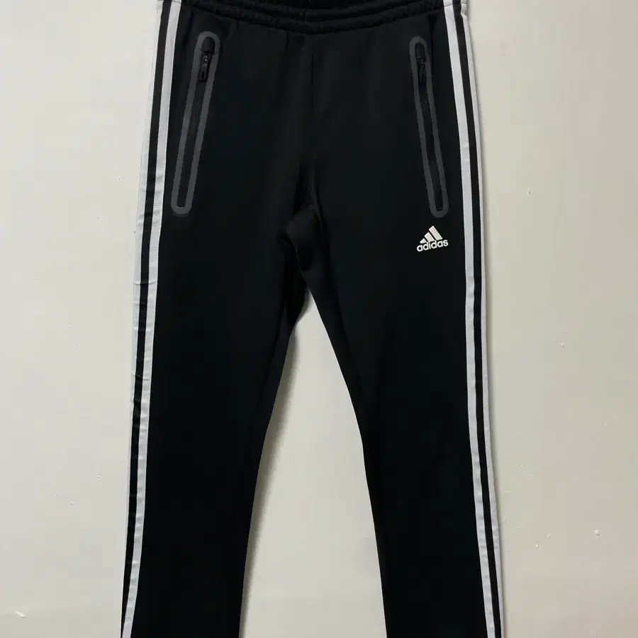 28 아디다스 사이드라인 기능성 스판 밴딩 트레이닝 바지 정품