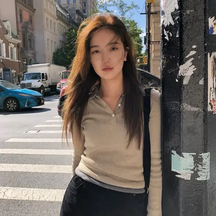 the barnnet 더바넷 City Ribbed Knit Polo Shirt - Beige