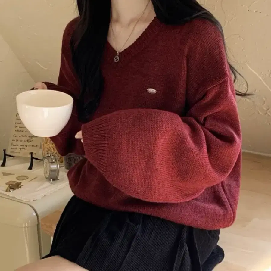에이블리 브이넥 오버핏 니트 버건디