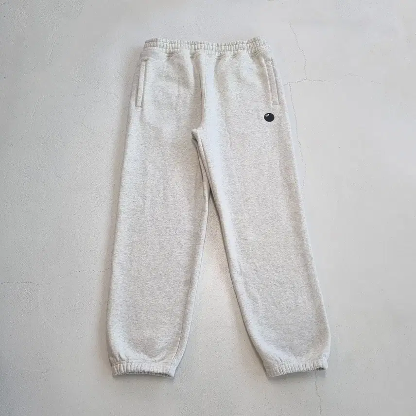STUSSY 8 BALL スウェットパンツ- Mストーシートレーニング ジョガーパンツ
