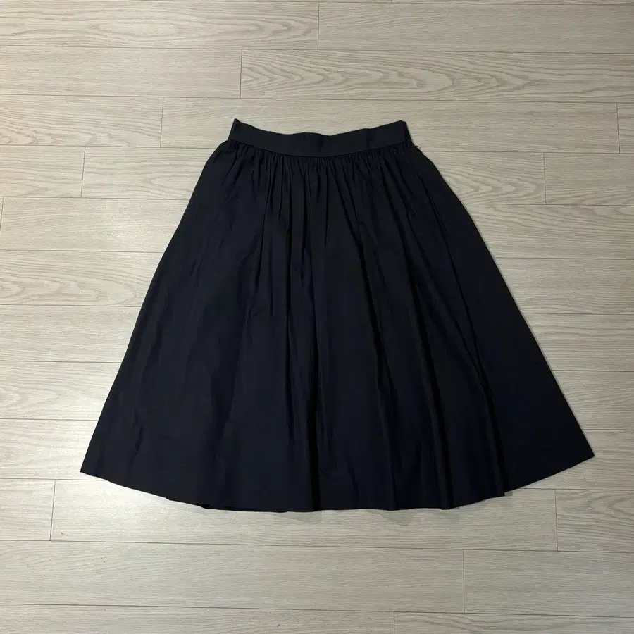 Givenchy 지방시 플리츠 미디스커트