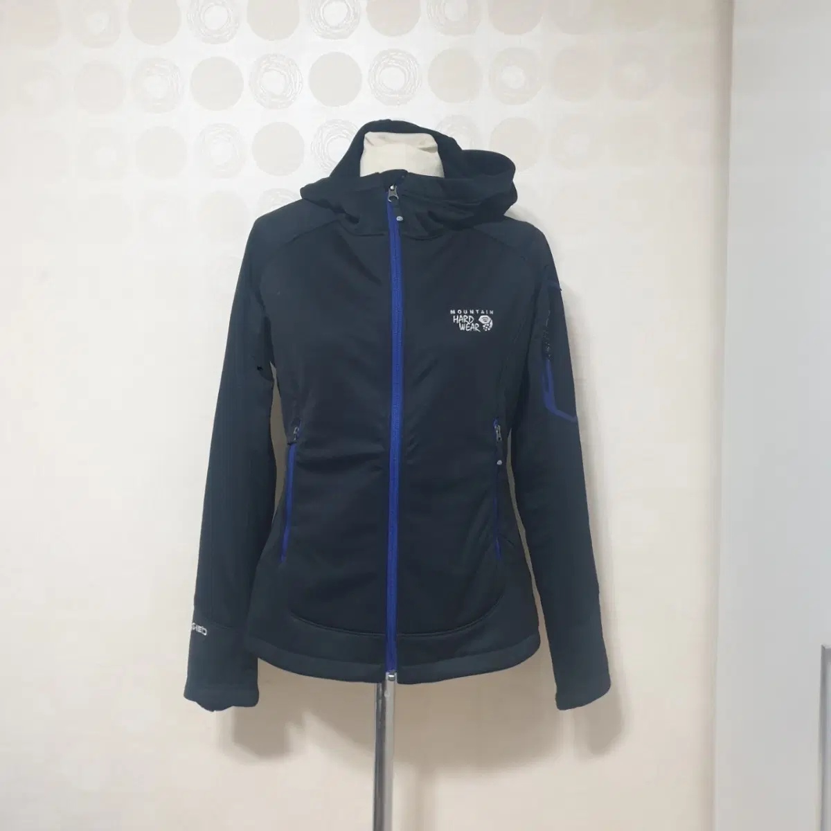 마운틴하드웨어 등산복55 운동복55 검정후드집업55 기모집업55