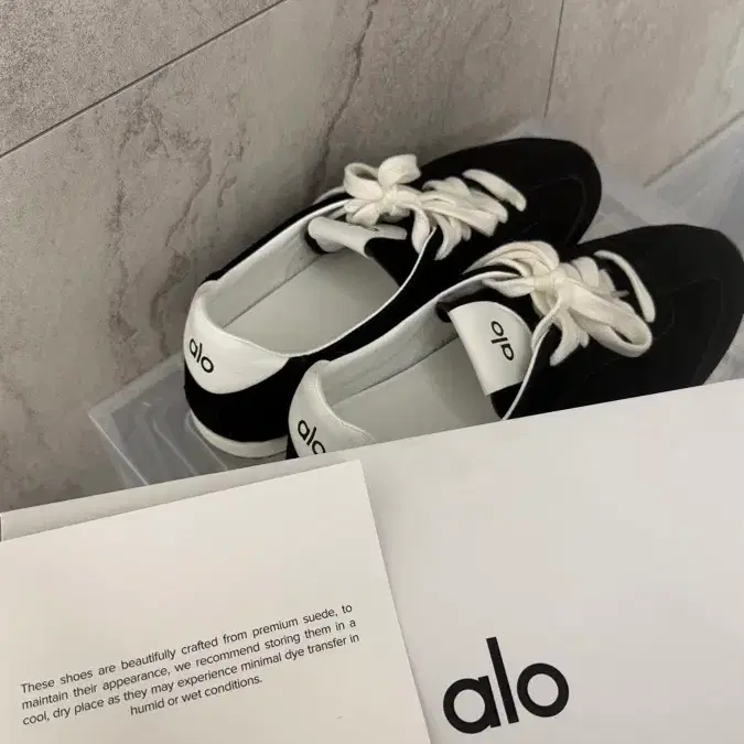 ALO 알로 선셋 스니커즈 블랙