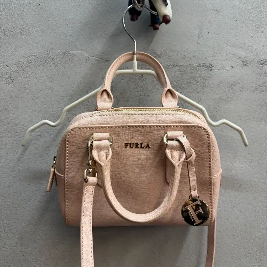 FURLA 사랑스런 핑크미니백