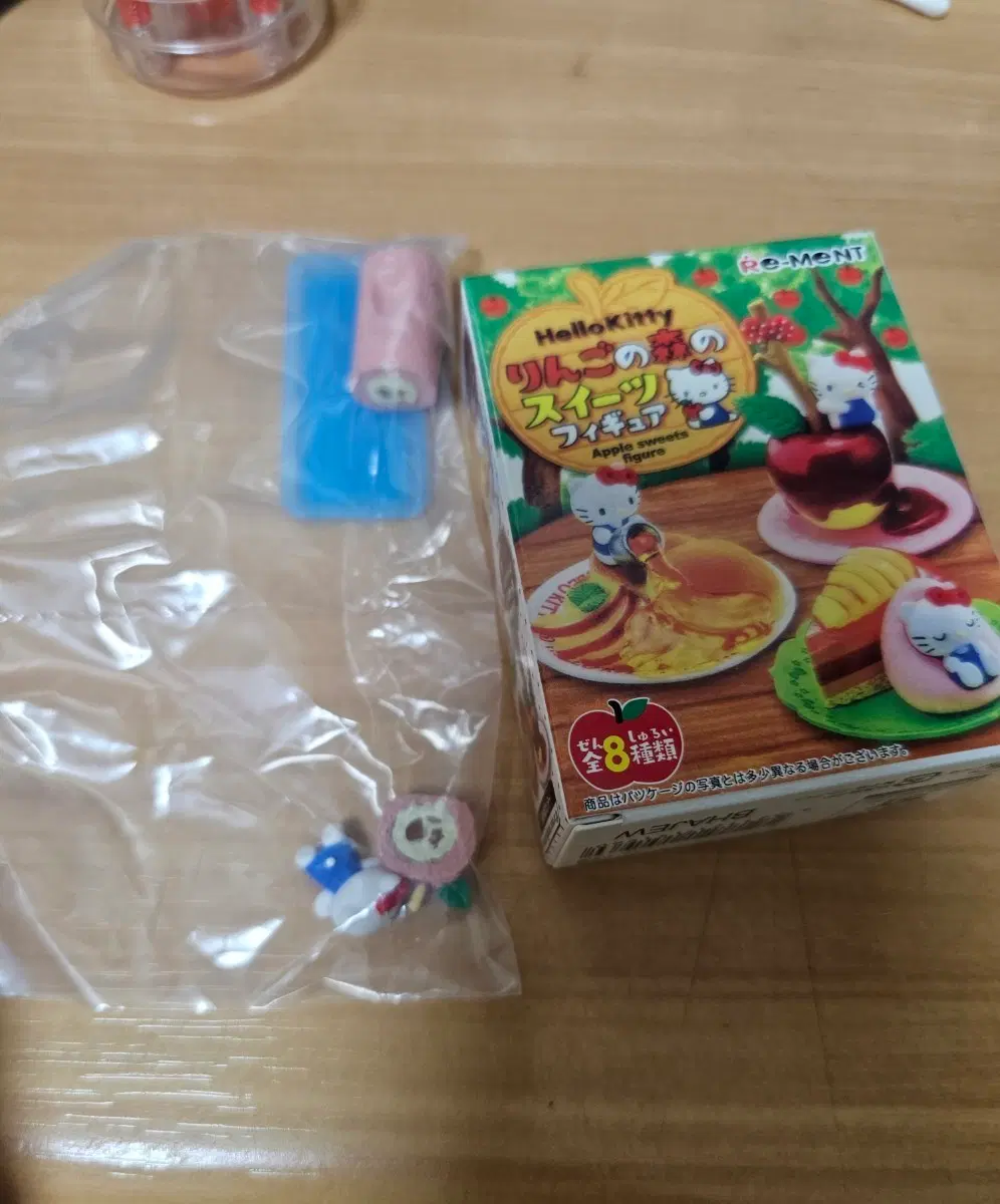 키티 딸기 롤케이크 미니어쳐 판매합니다