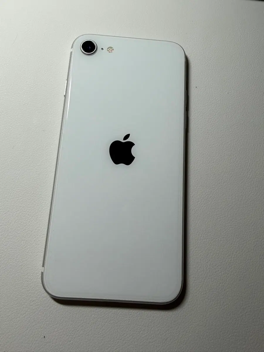 애플 아이폰 SE2 화이트 128GB 판매합니다