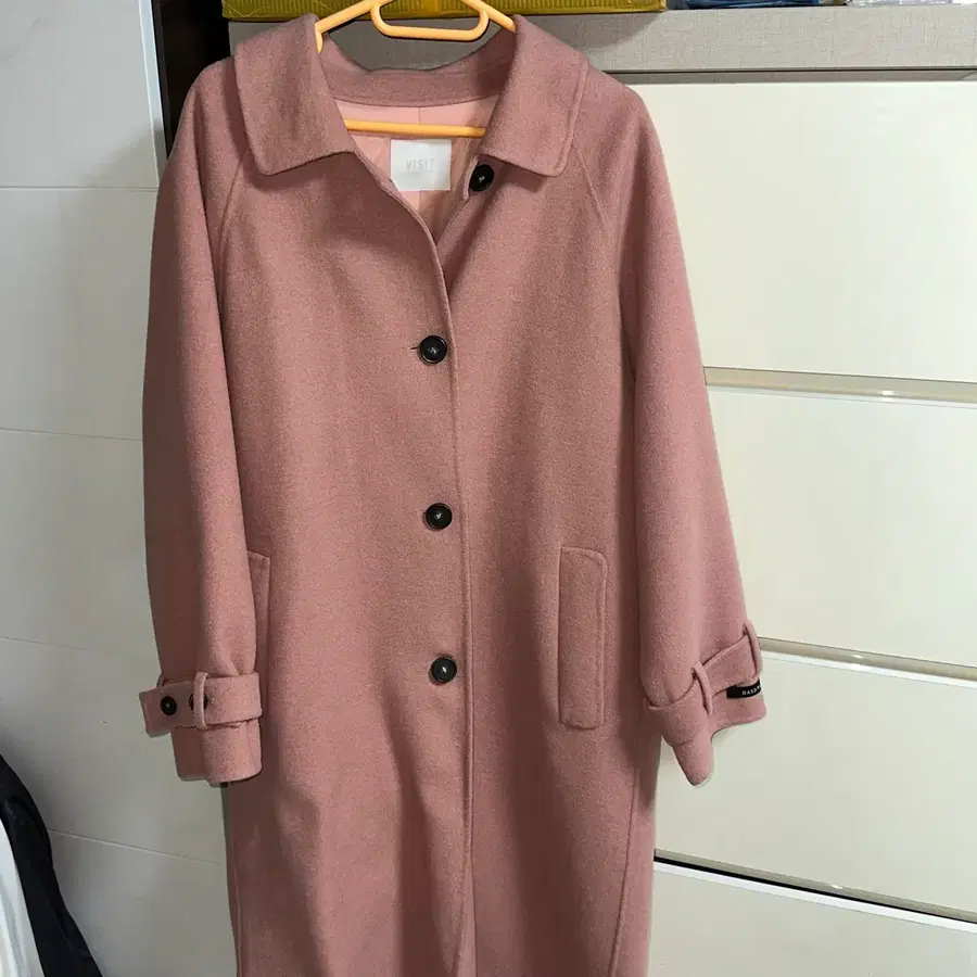 VISIT 핑크 코트