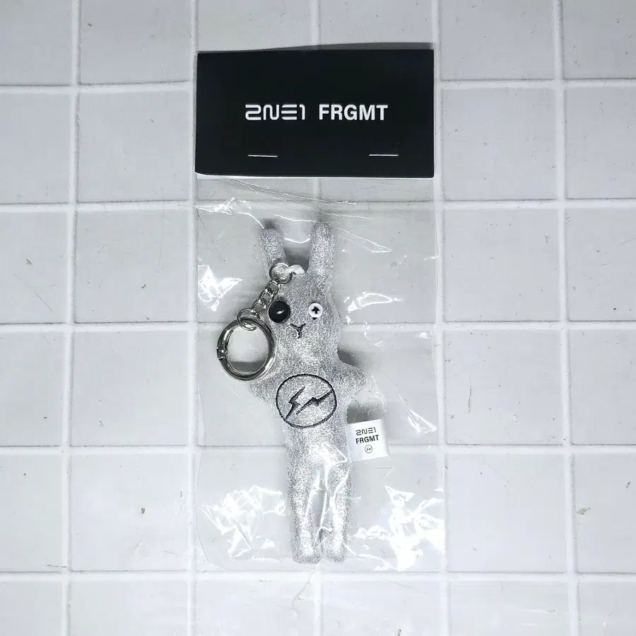 투앤이원 X 플라그먼트 키링 2NE1 X FRGMT KEYRING