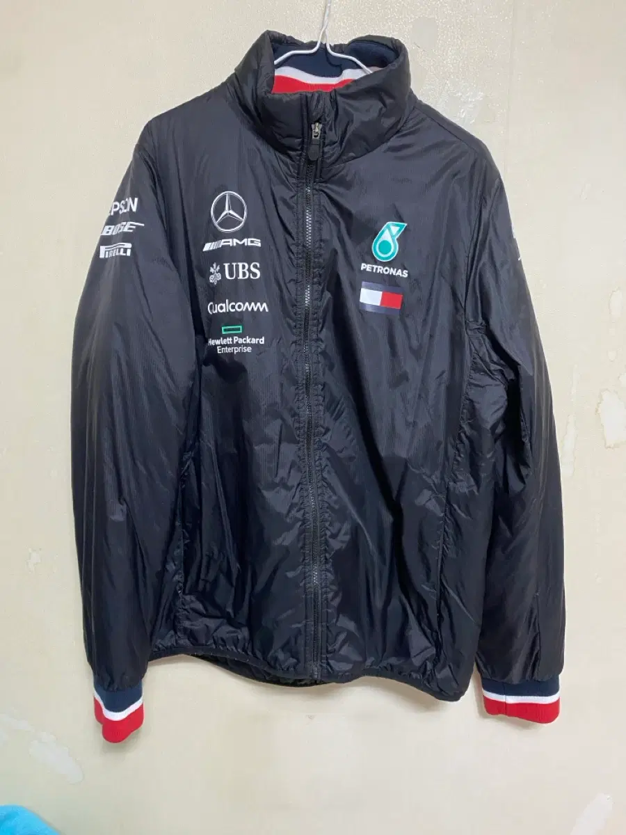 F1 페트로나스 패딩자켓