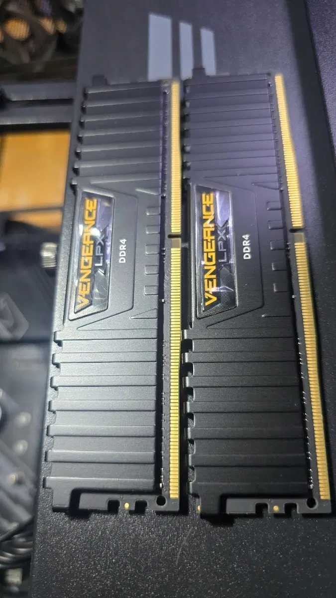 DDR4 2666MHz 32GB(16*2)커셰어 벤젠스