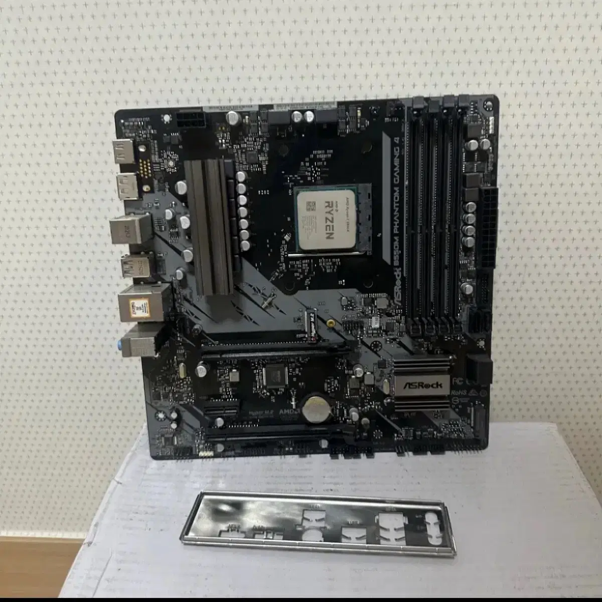 라이젠7 5800X B550M 메인보드 B550M 팬텀 메인보드