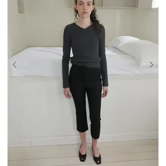 V-NECK LONGSLEEVE TOP BY JAPANESE FABRIC