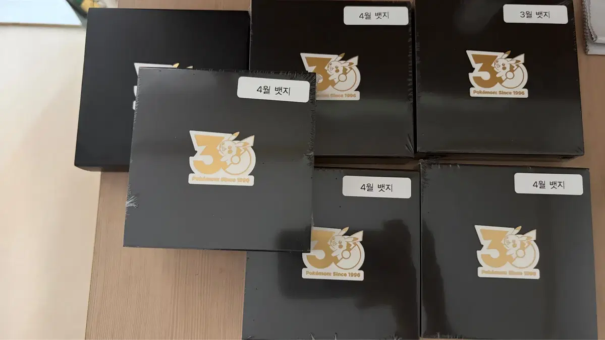포켓몬 스토어 30주년 4월 뱃지